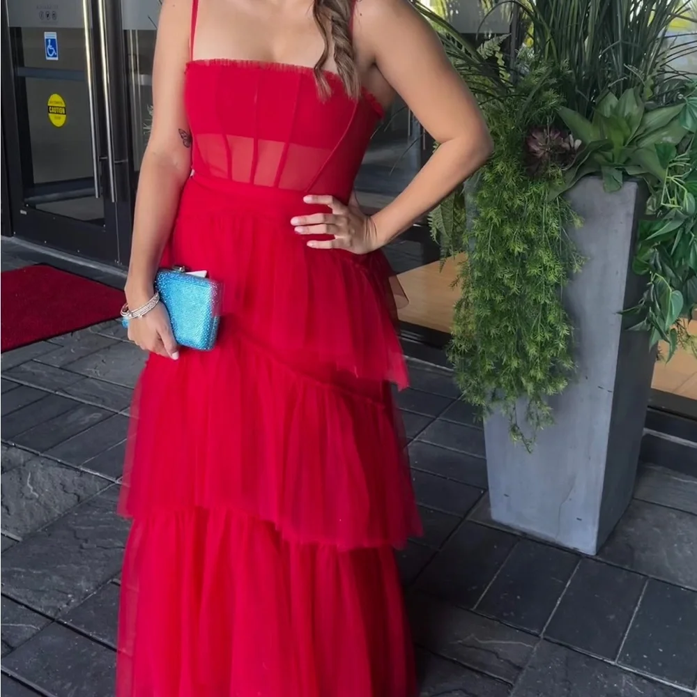 Red dress - Picture 2 of 3